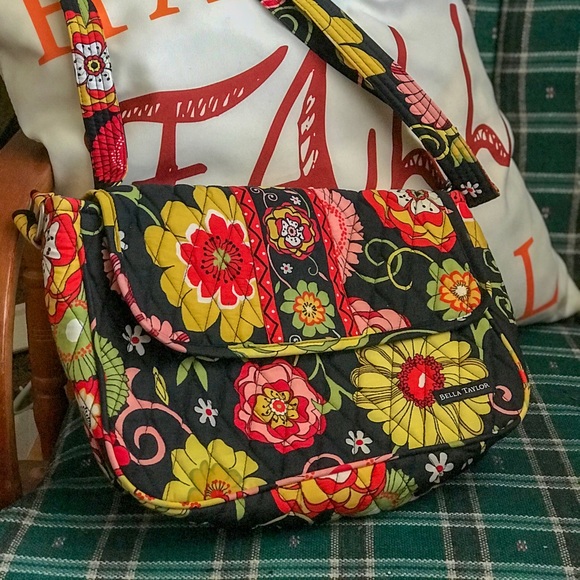 bella taylor Handbags - 🌺 NWOT Bella Taylor Floral Purse 🌺